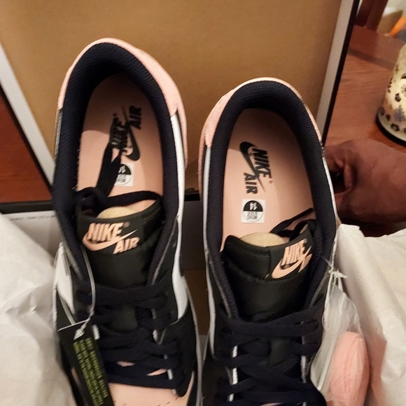 Air Jordan 1 Low OG Bleached Coral - Picture 3 of 7